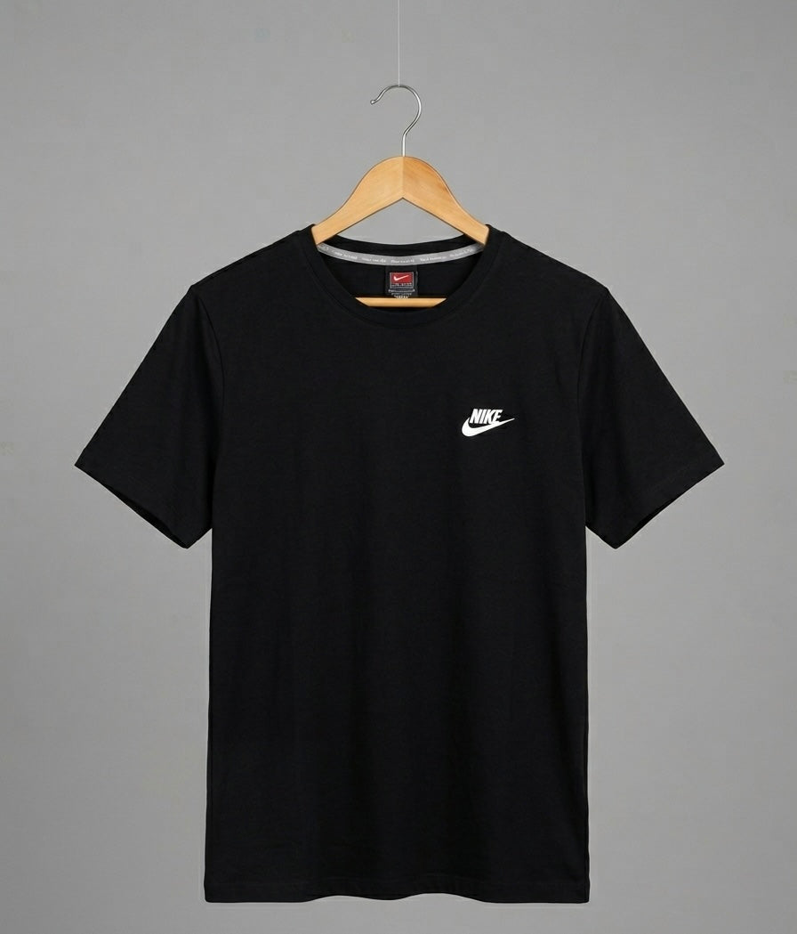 NIKE - TEE