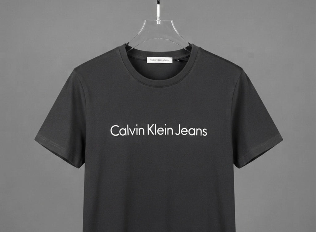 A - CALVIN KLIEN - TEE