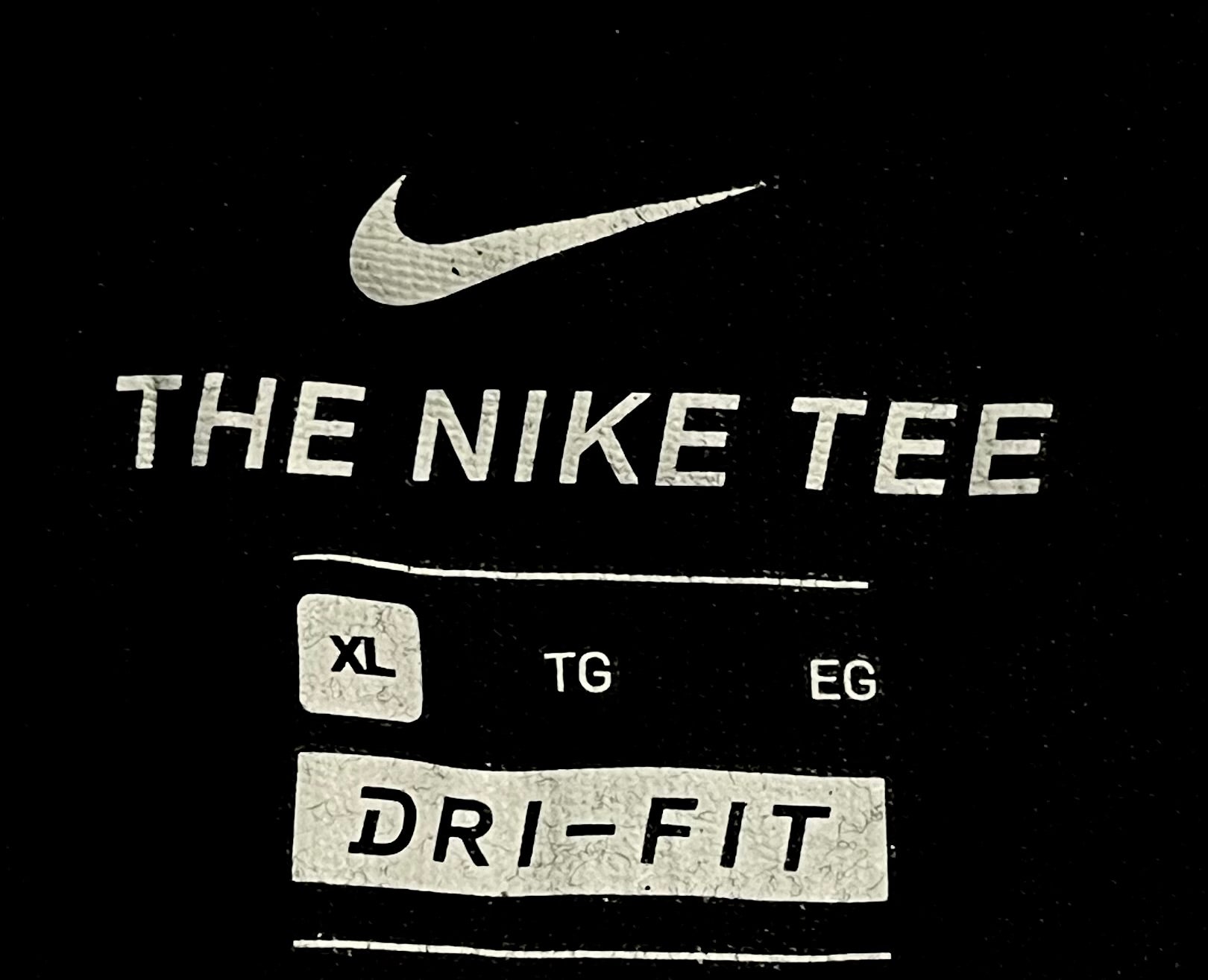 NIKE - TRAIL TEE