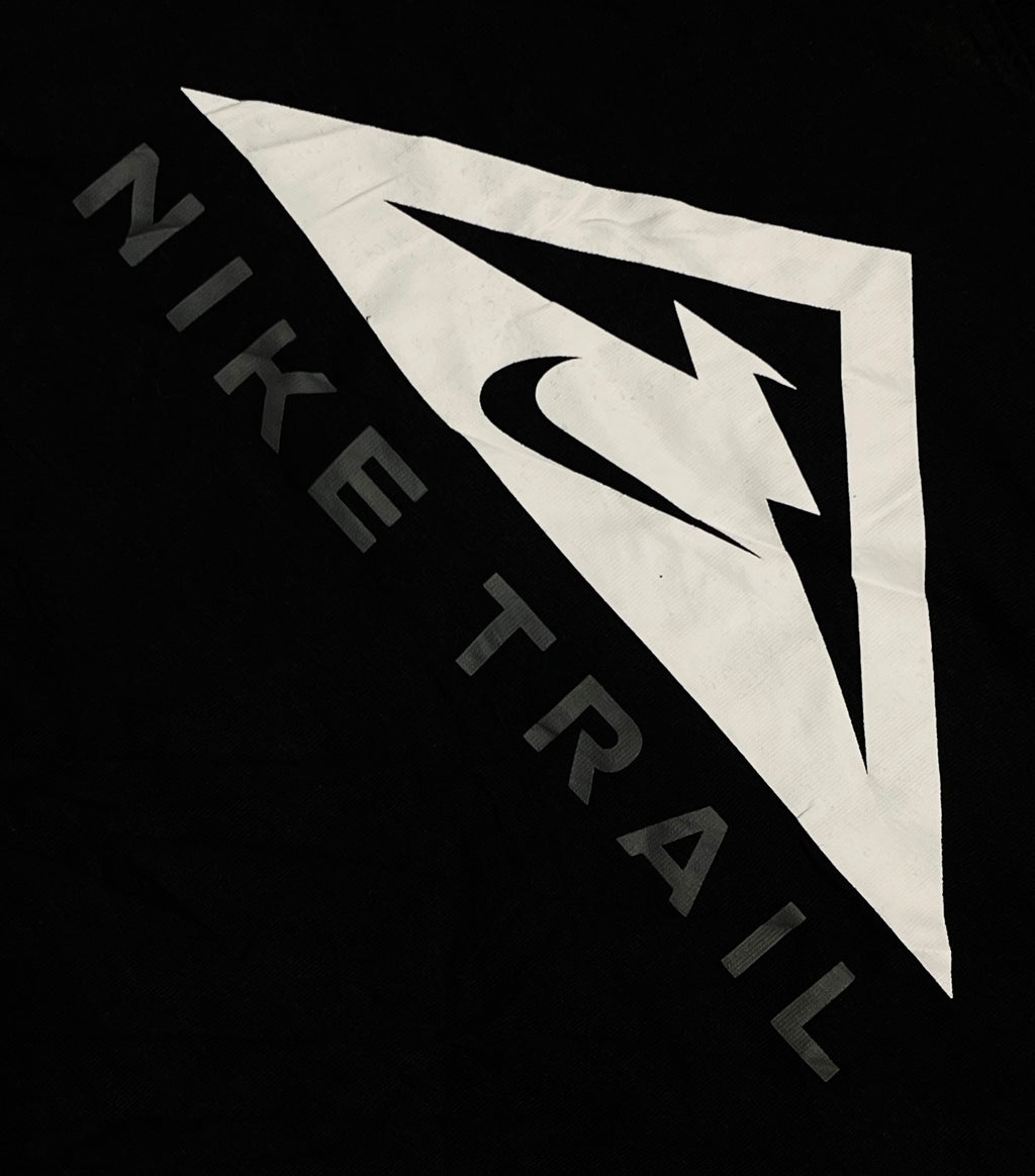 NIKE - TRAIL TEE