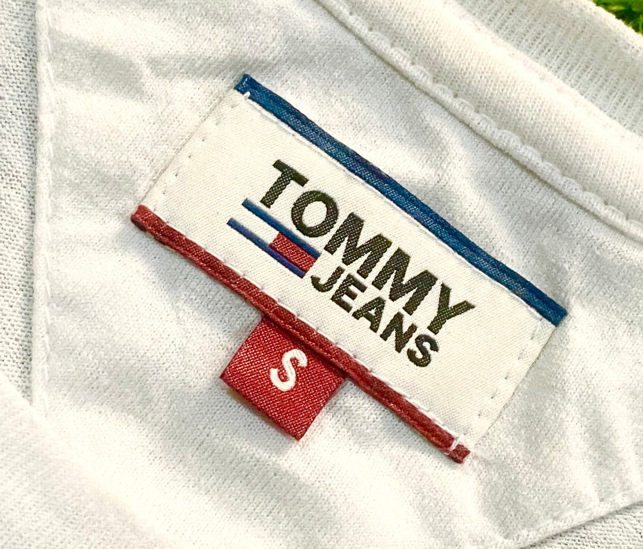 TOMMY JEANS