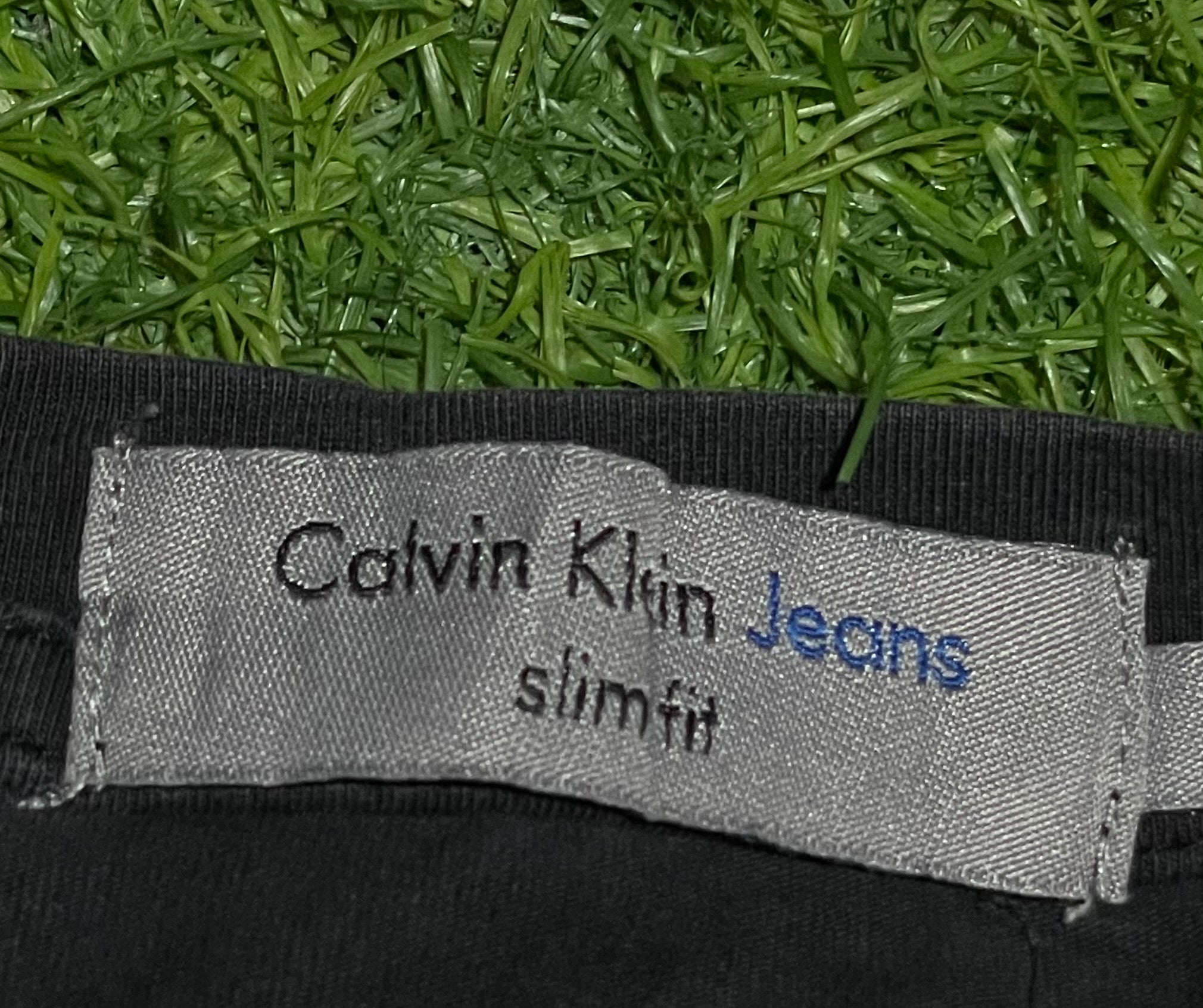 A - CALVIN KLIEN - TEE